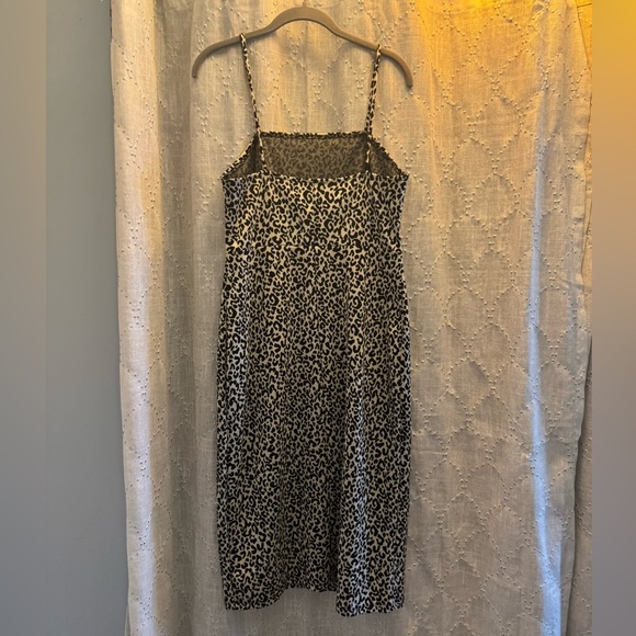 New: Zara Animal Print Form Fitting Sleeveless Side Slit Midi Dress - Picture 4 of 6